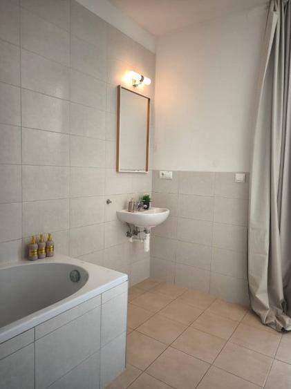 Apartament cu 3 camere decomandat în Herăstrău
