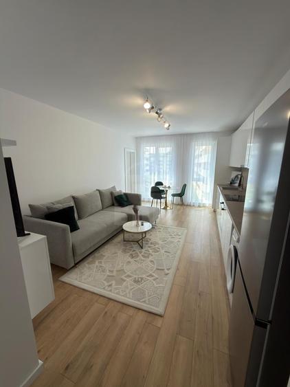 Apartament cu 2 camere semidecomandat în Florești
