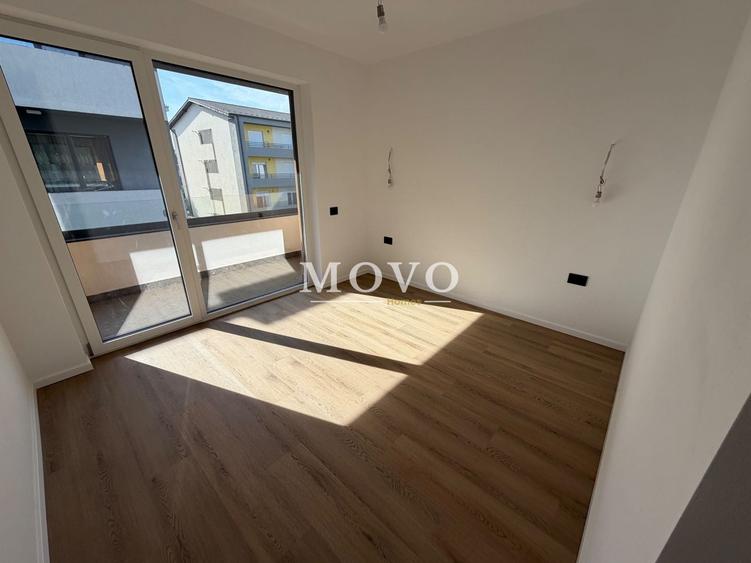 Apartament cu 4 camere decomandat în Giroc