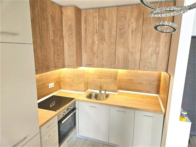 Apartament cu 2 camere semidecomandat, mobilat în Băneasa