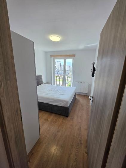 Apartament cu 2 camere decomandat, mobilat în Tractorul