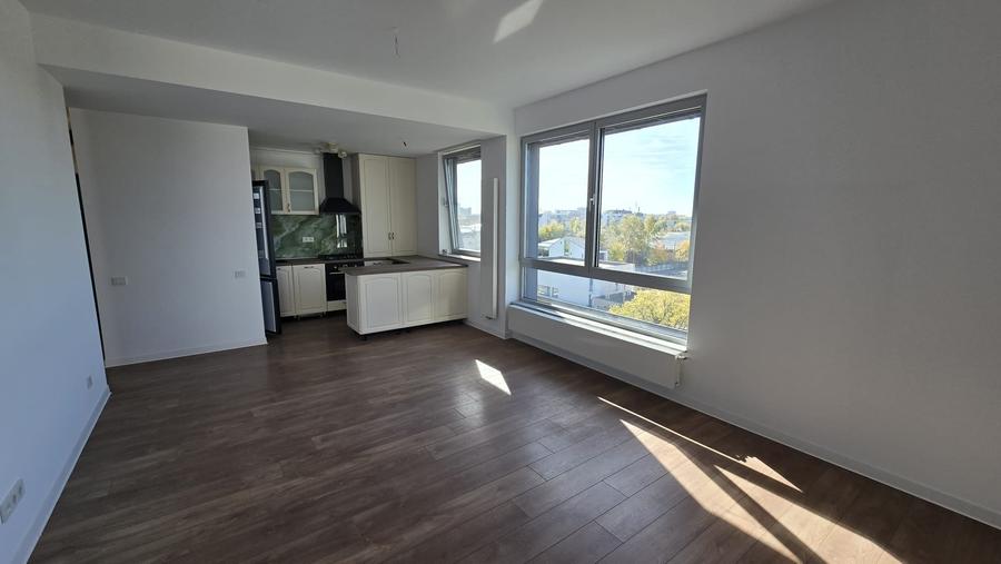 Apartament cu 3 camere decomandat, mobilat în Băneasa