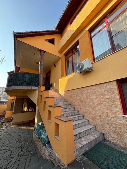 Casă cu 4 camere în Ultracentral