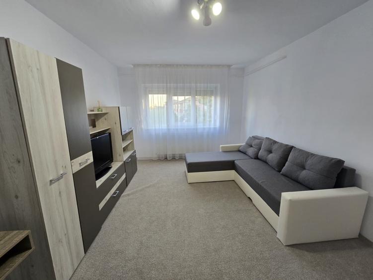 Apartament cu 2 camere decomandat în Lipovei