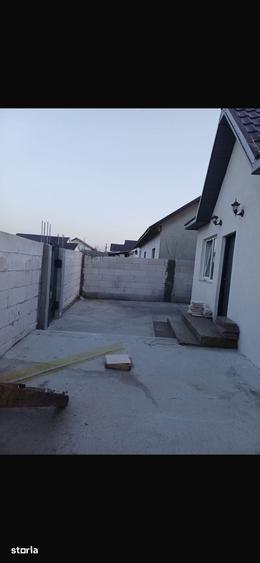 Casă cu 2 camere cu Teren 140 Mp în Central