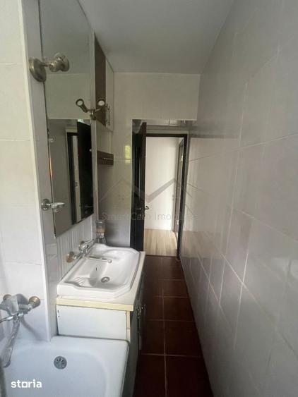 Apartament cu 3 camere nedecomandat în Mircea cel Bătrân