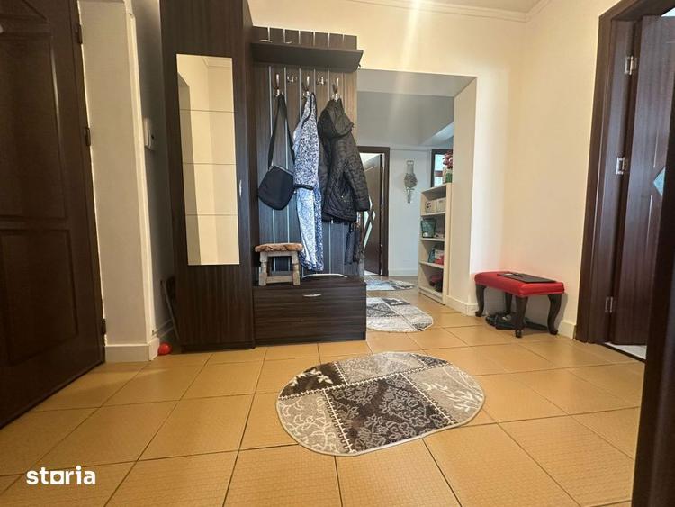 Apartament cu 3 camere decomandat, mobilat în Central