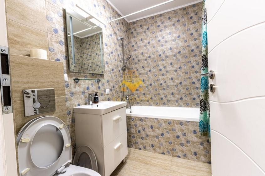 Apartament cu 3 camere semidecomandat în Tineretului