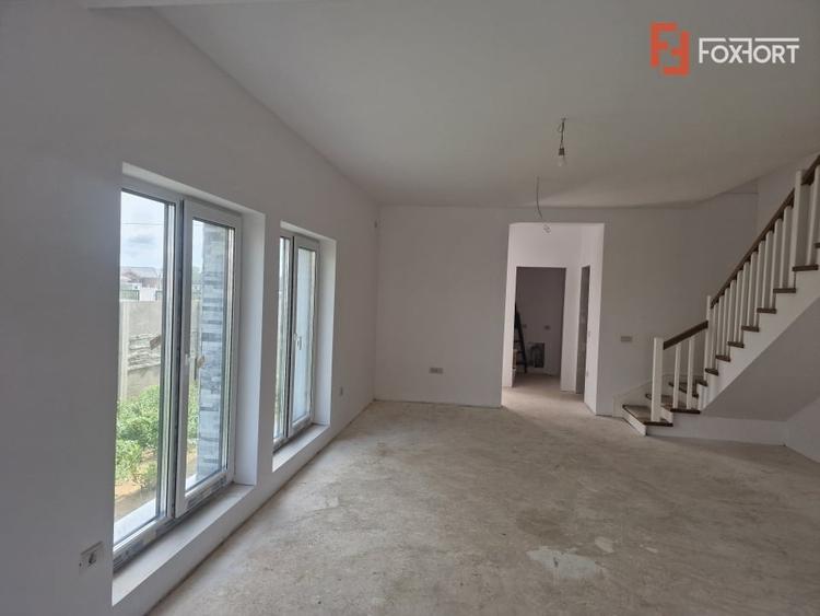 Duplex cu 4 camere cu Canalizare în Moșnița Nouă