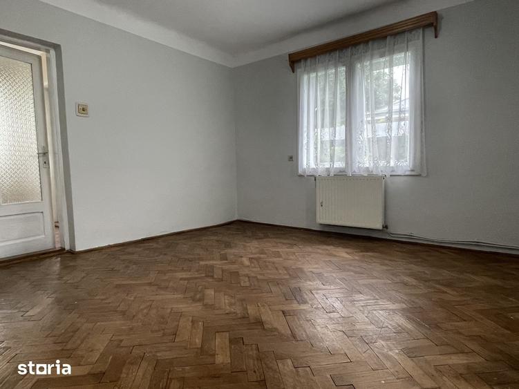 Casă cu 4 camere cu Teren 197 Mp în Central