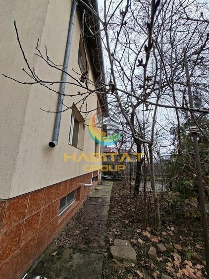 Casă individuală cu 11 camere cu Canalizare în Berceni