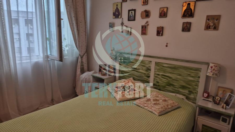 Apartament cu 3 camere semidecomandat, mobilat în Ștefan cel Mare