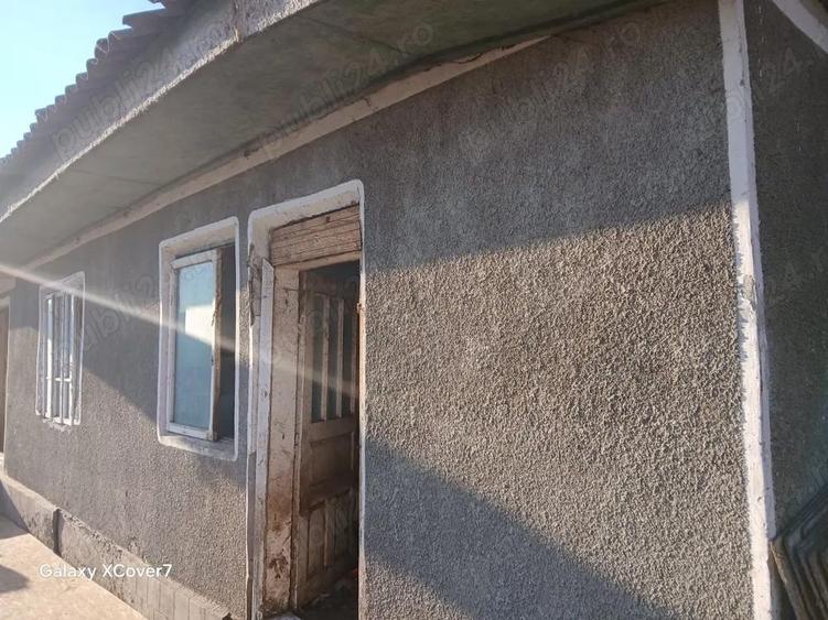 Casă cu 3 camere cu Teren 5000 Mp în Rădăcinești