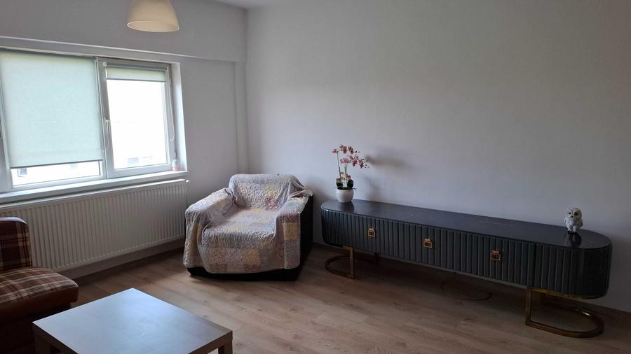 Apartament cu 2 camere decomandat în Exterior Vest