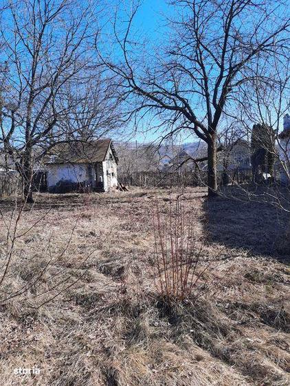 Teren de 1039 mp, în Valea Mare