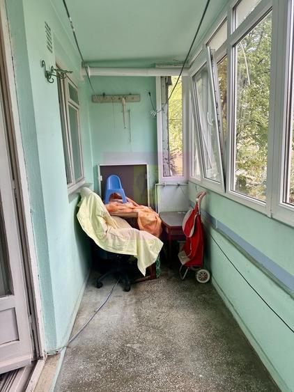 Apartament cu 3 camere decomandat în Berceni
