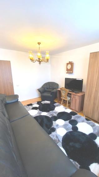 Apartament cu 3 camere decomandat, mobilat în Centrul Civic