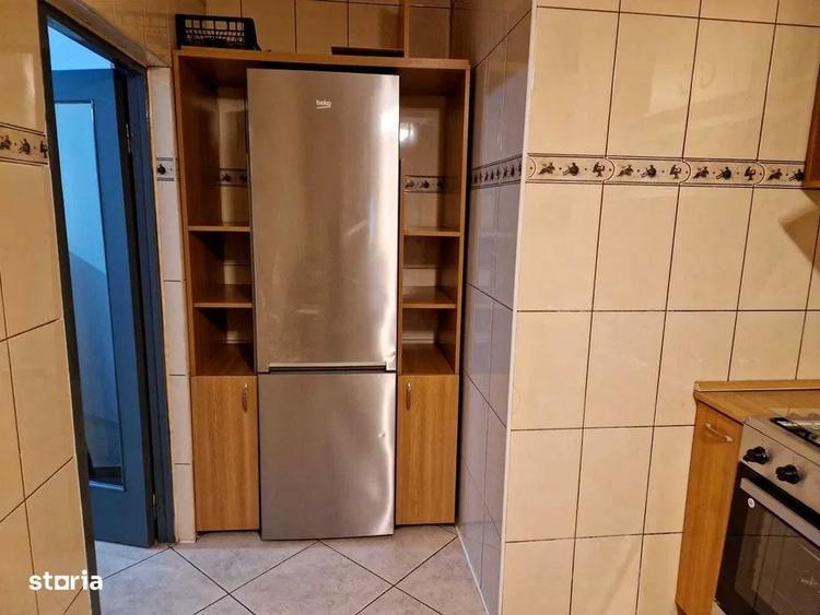 Apartament cu 3 camere decomandat în Fundeni