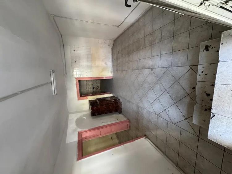 Casă cu 5 camere în Central