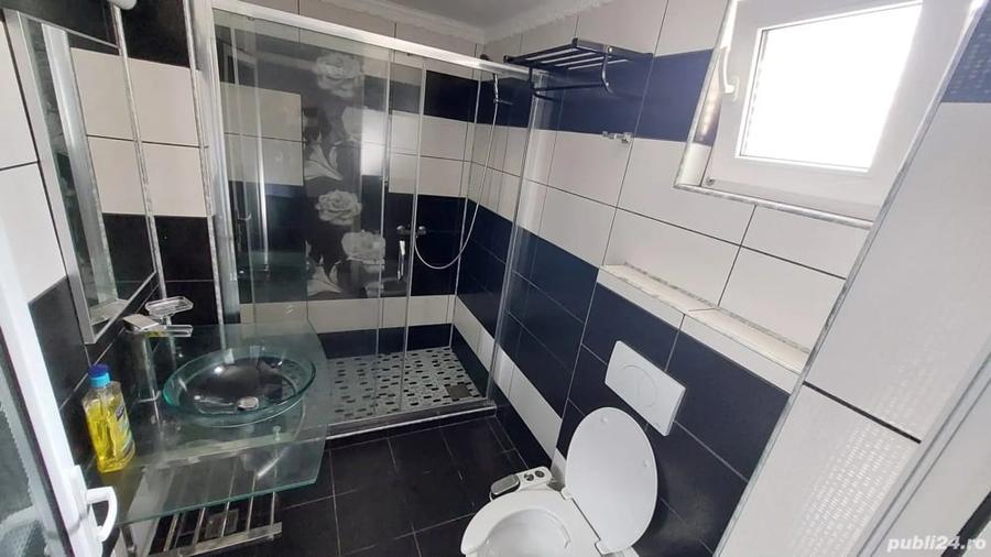 Casă cu 5 camere cu Teren 300 Mp în Central