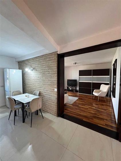 Apartament cu 3 camere decomandat, mobilat în Mihai Viteazul