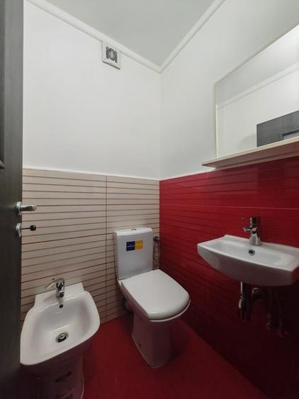 Apartament cu 3 camere decomandat în Exterior Vest
