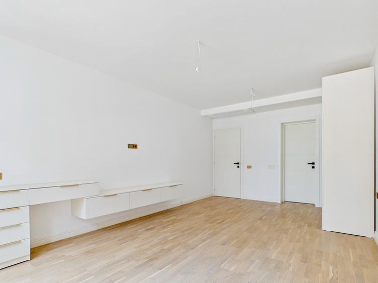 Duplex cu 6 camere cu Canalizare în Pipera