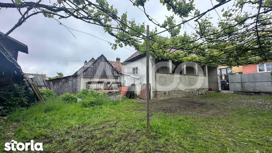 Casă cu 2 camere cu Teren 60 Mp în Rășinari