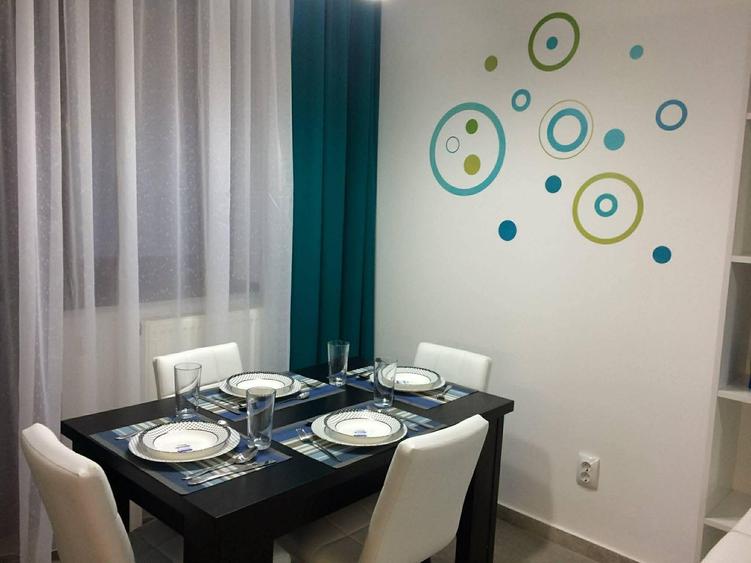 Apartament cu 3 camere decomandat în Central