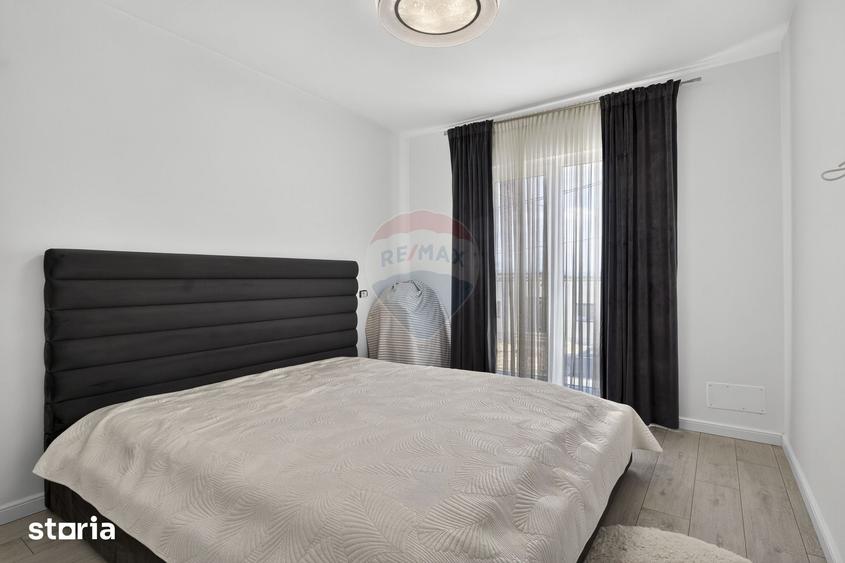Casă cu 8 camere cu Teren 491 Mp în Central