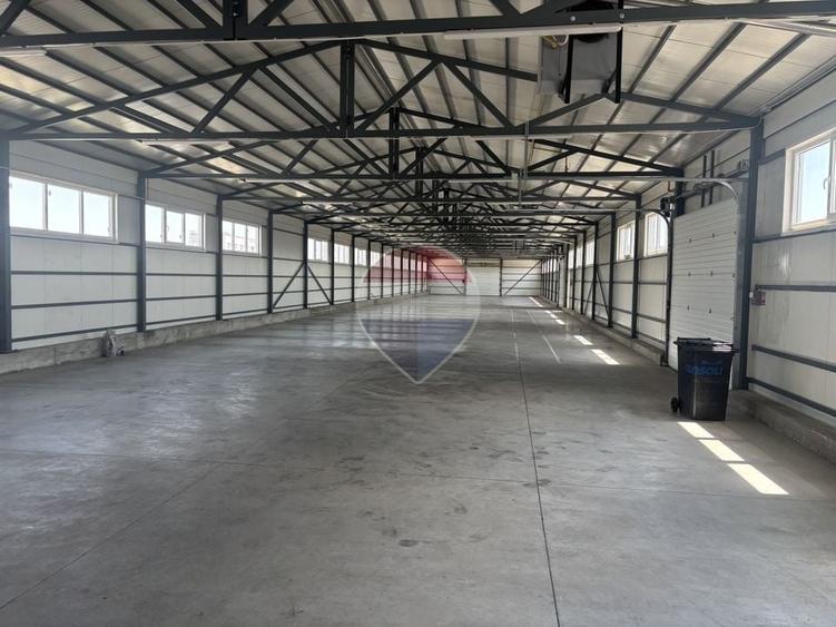 Spațiu industrial, de 985 mp, în Iris
