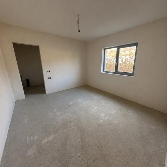 Casă individuală cu 3 camere cu Teren 450 Mp în Ampoița