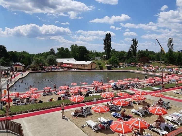 Casă cu 4 camere cu Teren 300 Mp în Central