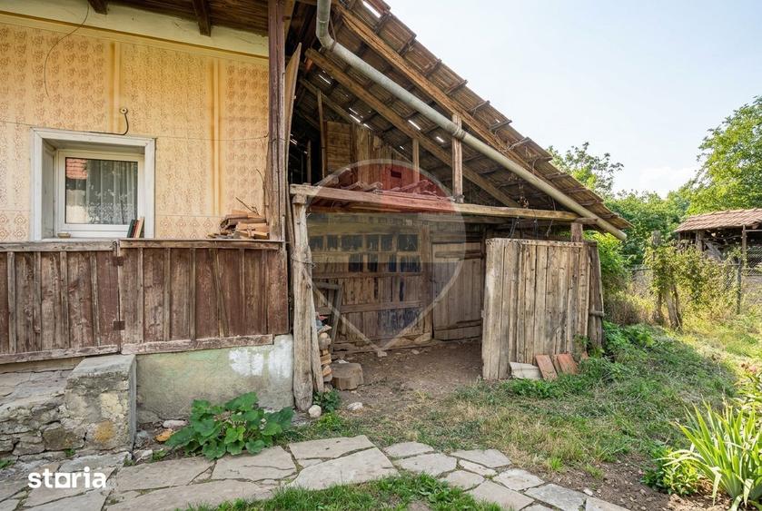 Casă cu 2 camere cu Teren 3618 Mp în Moldovenești