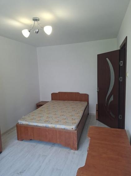 Apartament cu 2 camere semidecomandat, mobilat în Brazda lui Novac