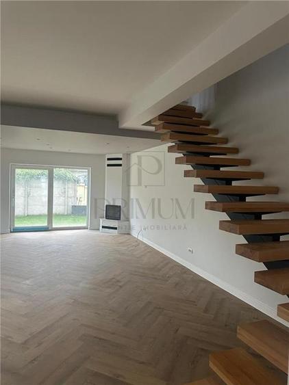 Duplex cu 4 camere cu Canalizare în Dumbrăvița
