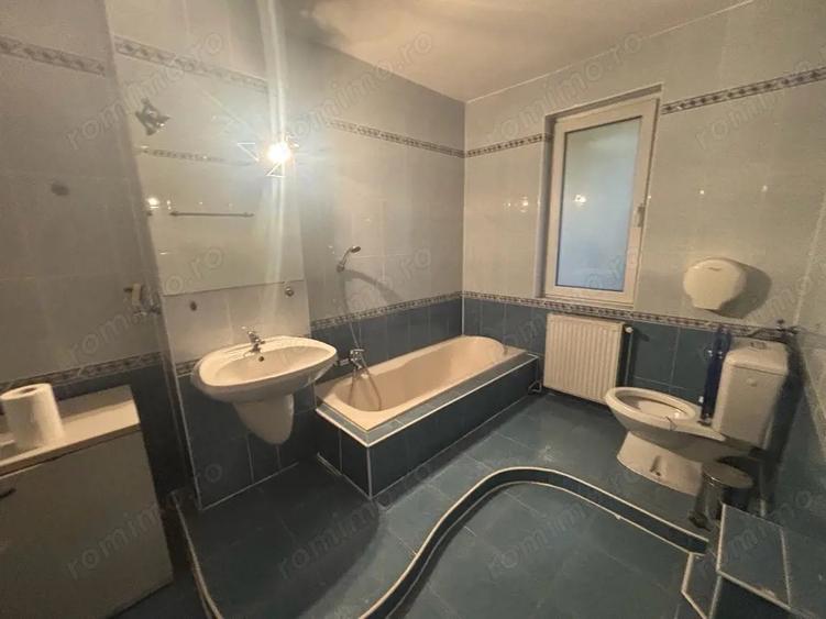 Casă cu 5 camere cu Teren 600 Mp în Aradului