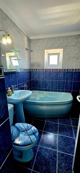 Apartament cu 4 camere decomandat, mobilat în Micro 3