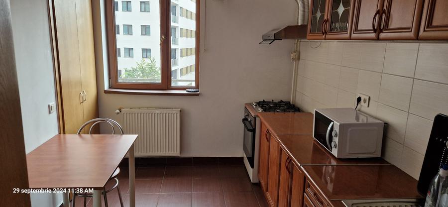 Apartament cu 2 camere decomandat, mobilat în Vitan Mall