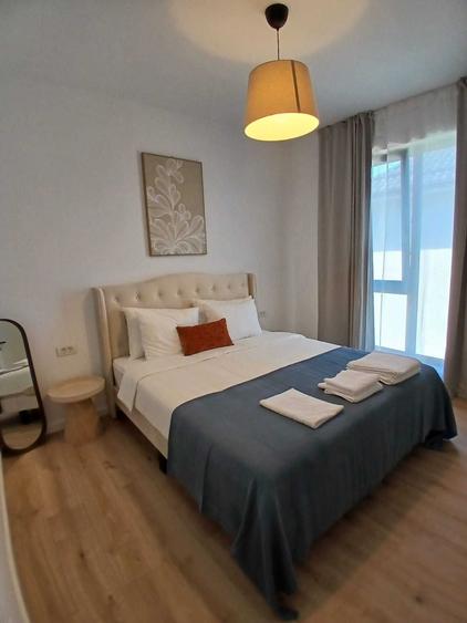 Apartament cu 3 camere decomandat în Tunari