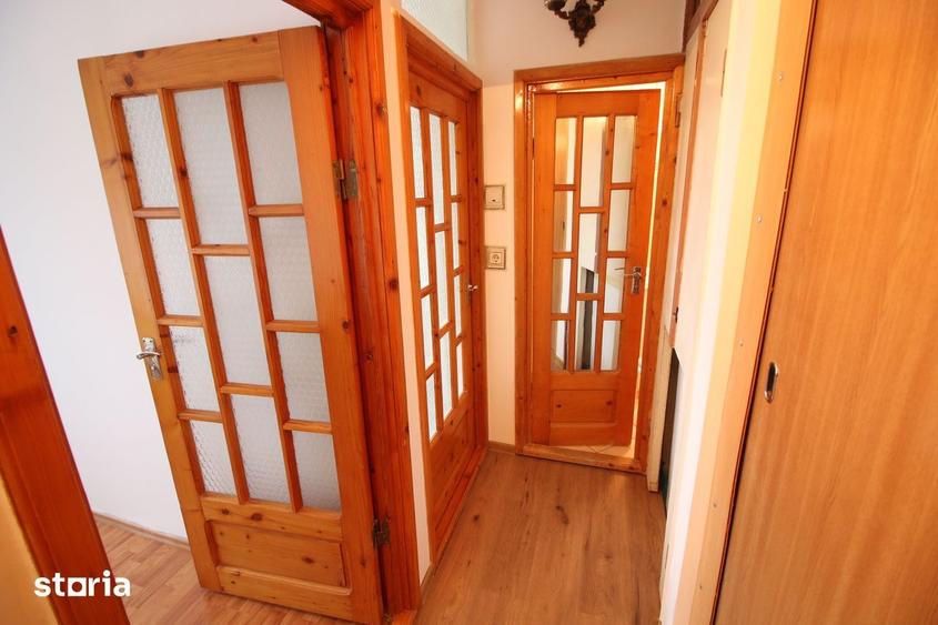 Apartament cu 3 camere decomandat în Micro 17