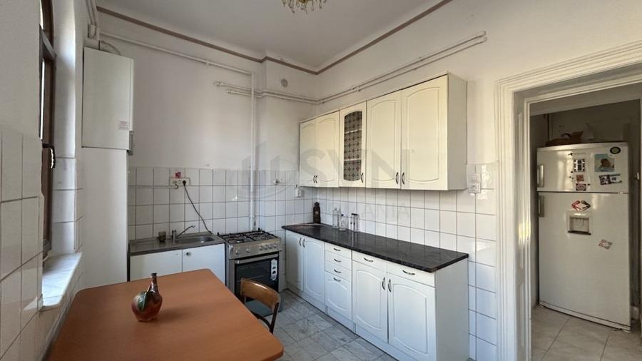 Apartament cu 3 camere circular, mobilat în Ferdinand