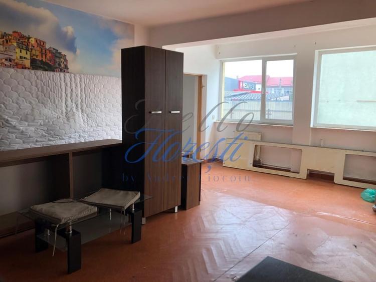 Casă individuală cu 5 camere cu Garaj în Florești