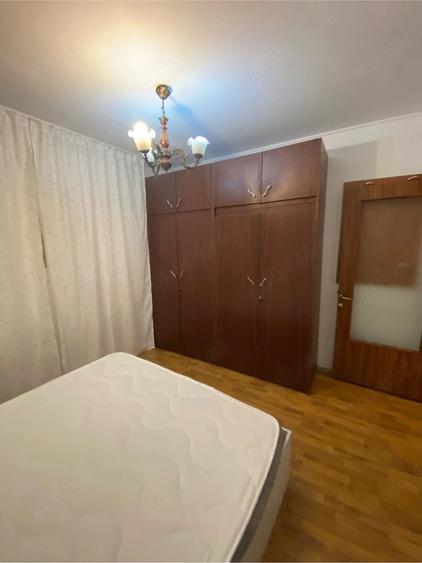 Apartament cu 3 camere decomandat în Basarabia