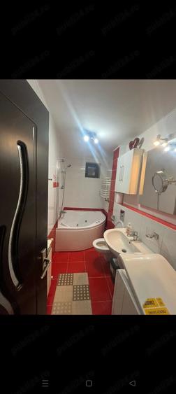 Apartament cu 3 camere decomandat în Hipodrom