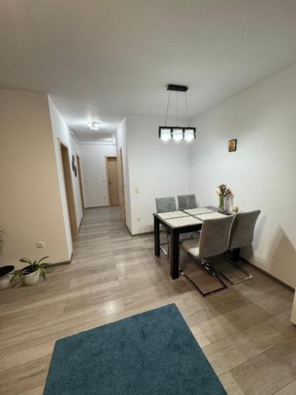 Apartament cu 2 camere decomandat, mobilat în Tractorul