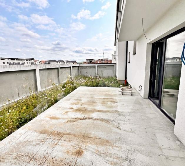 Duplex cu 4 camere cu Canalizare în Șelimbăr