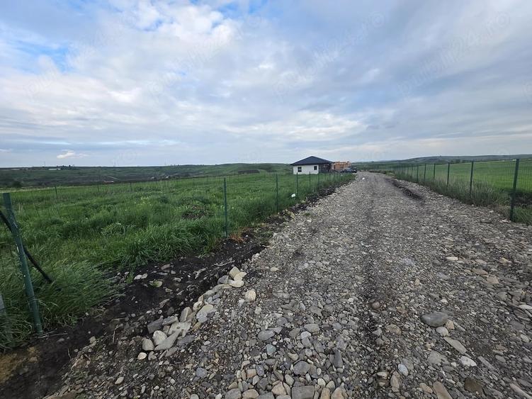 Teren de 1000 mp, în Moara