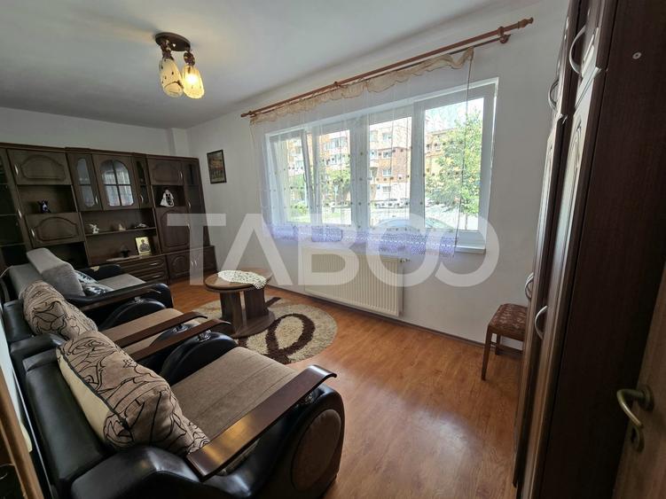 Apartament cu 3 camere decomandat, mobilat în Terezian