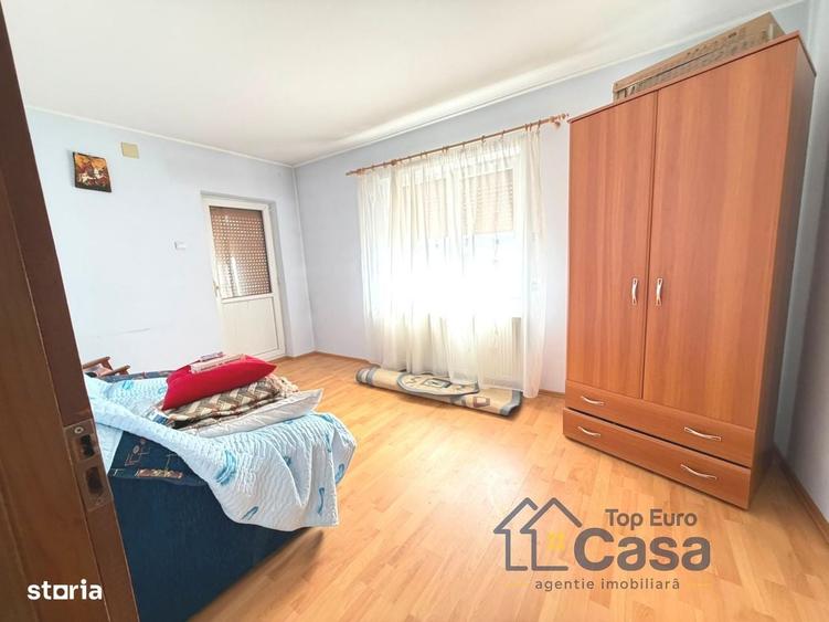 Casă cu 4 camere cu Teren 1676 Mp în Central